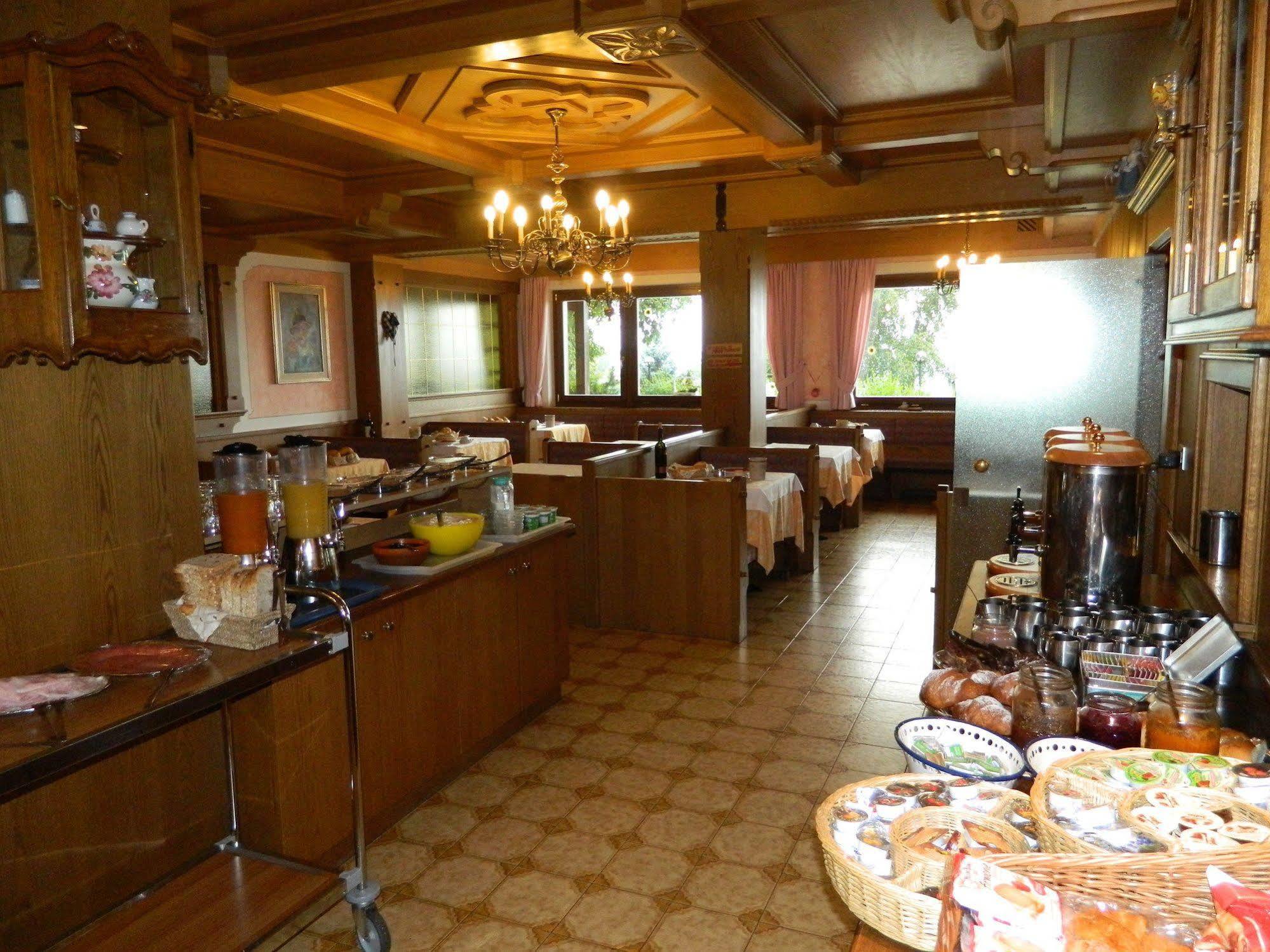 Hotel Ganzaie Val di Fiemme Ngoại thất bức ảnh